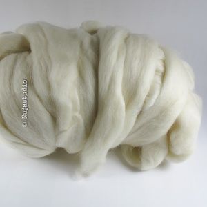 Corriedale wool Ashland Bay Top Roving Spinning Ecru 4 oz